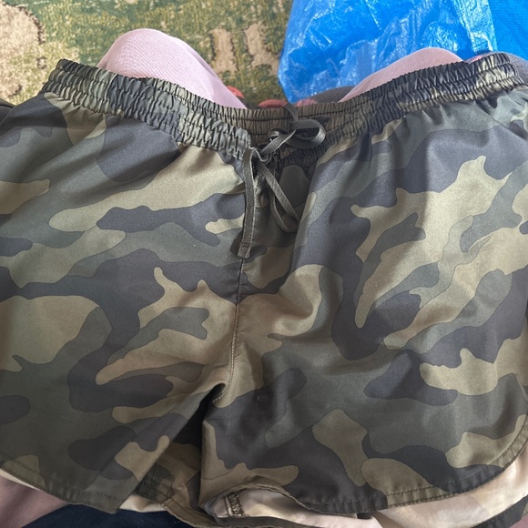 Old Navy Active Shorts - Picture 3 of 5